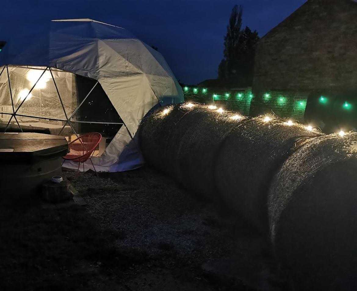 Lincoln Star Dome, Hot Tub, Bbq Apartment Langworth Bagian luar foto